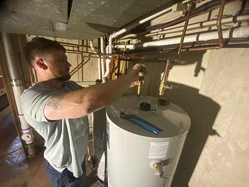 an electric water heater installation service in chicago.