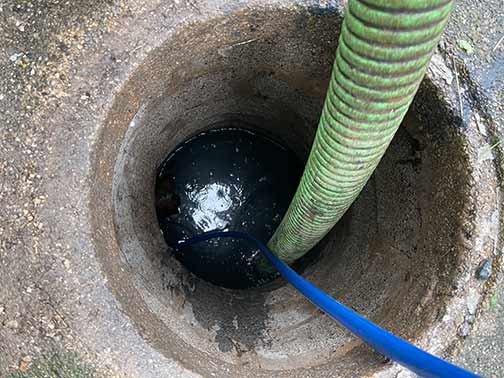 hydro jetting of a catch basin in chicago.