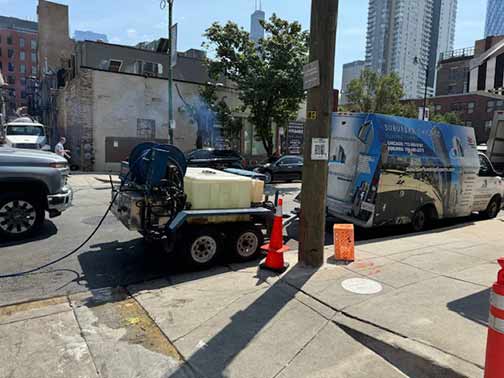 a professional hydro jetting service in chicago